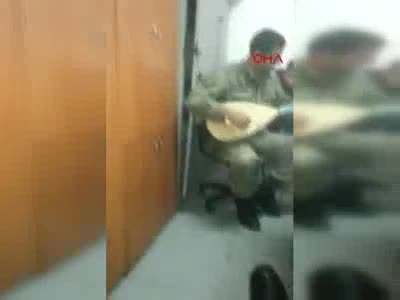 Şehit Ceylan'ın türkü söylediği video yürekleri dağladı