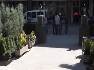 Oğlunu öldürdü!