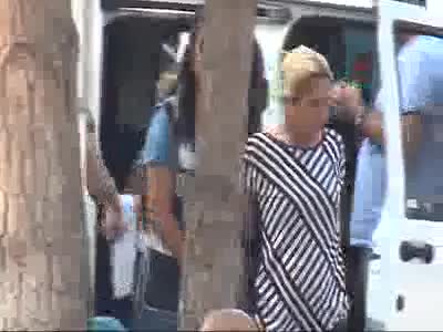 Kızının arkadaşına fuhuş yaptırdı