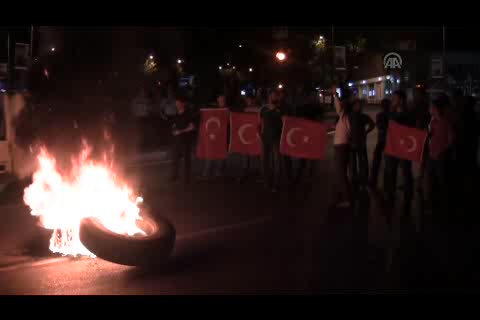 Bursa uyumadı! Şehitler için sokağa döküldüler!