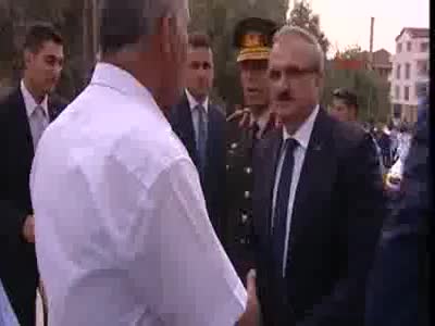 Bursalı şehidin babasını Vali ve Garnizon Komutanı teselli etti