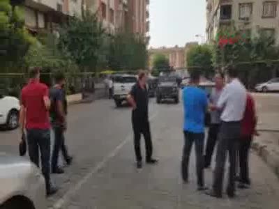 Diyarbakır'da polislere saldırı!