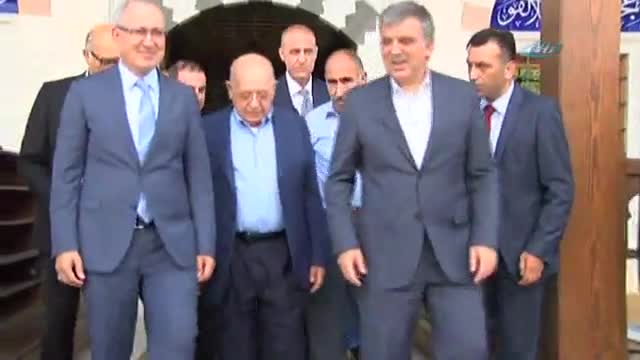Abdullah Gül'le motosikletli gencin yol verme diyaloğu