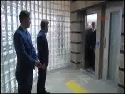 Müezzinoğlu Bursalı gence sigarayı bırakması için taahhütname imzalattı