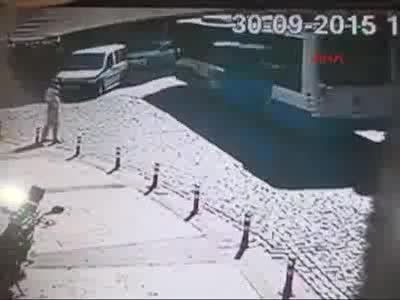 Rus turist otel odasında ölü bulundu