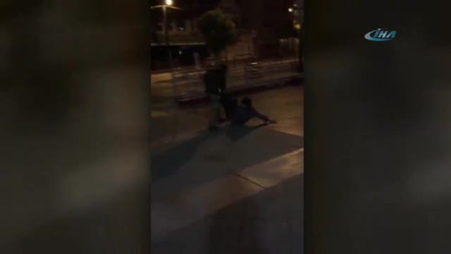 Marketin otoparkında birbirlerine girdiler