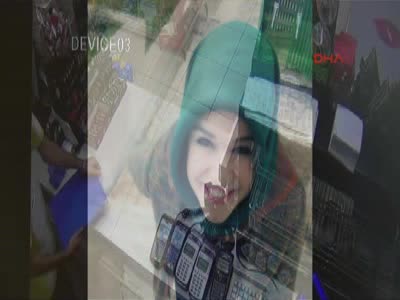 Üniversiteli genç kız yolun karşısına geçemedi