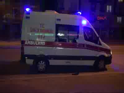 Hastaya müdahale edilirken ambulansın navigasyonunu çaldılar
