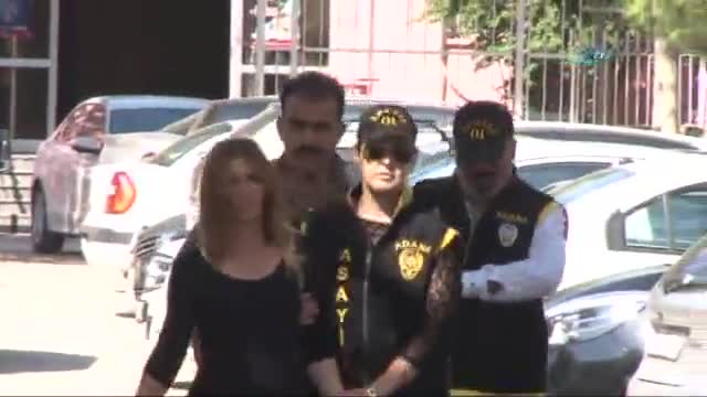 Fuhuş yapan kadın gözyaşlarına boğuldu