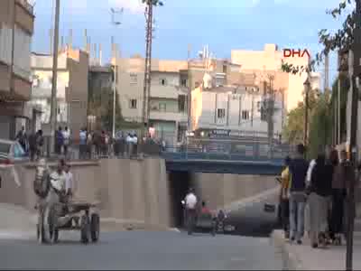Nusaybin&acute;de sokağa çıkma yasağı gürültü çıkarılarak protesto edildi