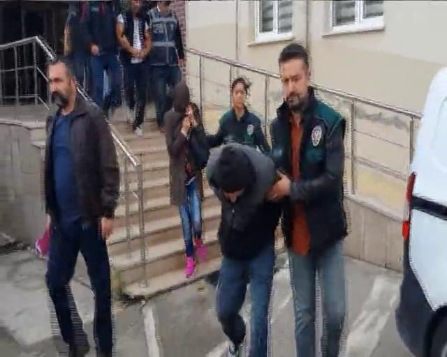Bursa'da durdurulan iki araçtan uyuşturucu çıktı