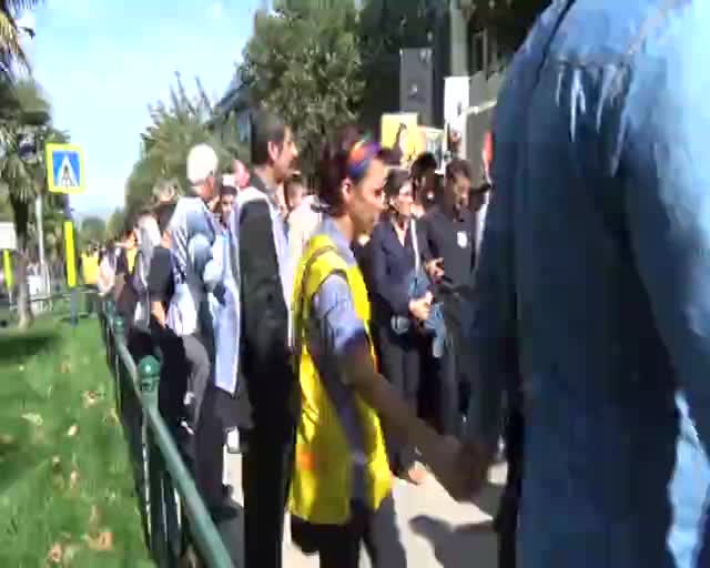 KESK, Ankara'daki patlama için yürüdü