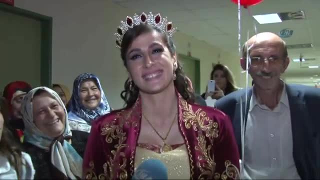 Damat rahatsızlanınca kına gecesi hastanede yapıldı