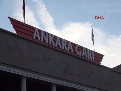 ABD'nin Ankara Büyükelçisi Bass, tren garına karanfil bıraktı