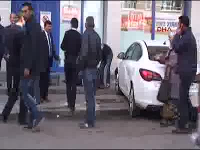 Otomobil çarpan yayanın bacağı koptu