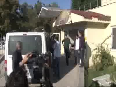 Ankara Garı önündeki bombalı saldırı  sonrası soruşturmasında gözaltına alınanlar sağlık kontrolü için hastaneye getirildi