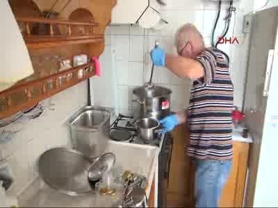 Eski işadamı şimdi sokakta çorba satıyor