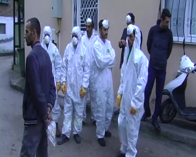 Bursa'da yaşlı adamın evinden üç kamyon çöp çıktı!