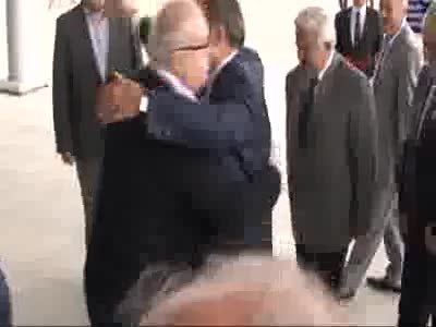 Bakan Eroğlu: Savaşta bile hastanelere dokunulmuyor