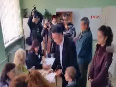 Kırcaali'nin Türk belediye başkanı seçimi yeniden kazandı