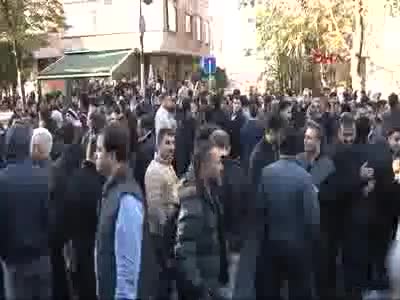Kanaltürk binasının bulunduğu cadde trafiğe kapatıldı