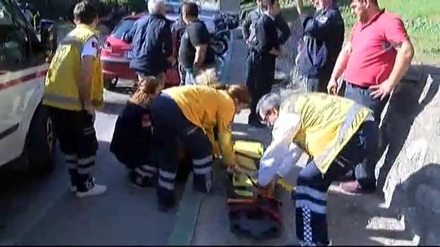 Bursa'da aracıyla takla attı eşi yalnız bırakmadı