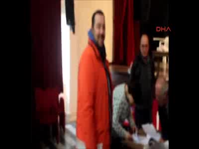 Ata Demirer ve Murat Şeker oy kullandı