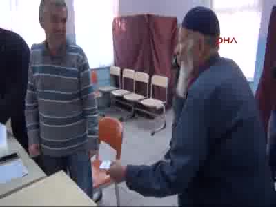 TBMM Başkanı Yılmaz'ın sandığından Ak Parti çıktı