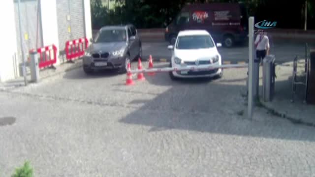 800 bin liralık ziynet eşyası çalan kişiler kamerada