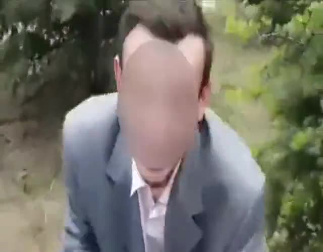Tacizciye dayak atıp videoya çekti