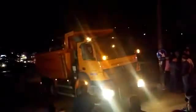 Bursa'da parka akşam baskını!