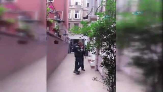 Polis genç üniversiteliyi böyle tokatladı
