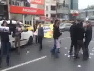 Başbakanlık ofisi önünde eyleme gözaltı