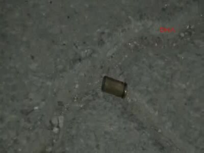 Kavgayı ayırmaya çalışan itfaiyeci omuzundan vuruldu