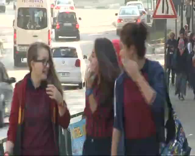 Bursa'da Anadolu Lisesi'nin kapısına kilit vurdular