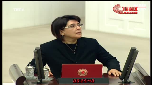 Zana yemine Kürtçe başladı! İtiraz edildi