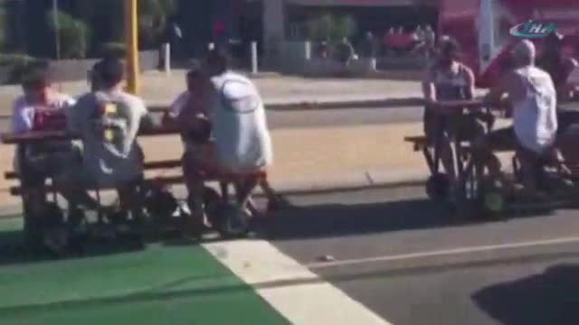Bu piknik masaları hareket ediyor