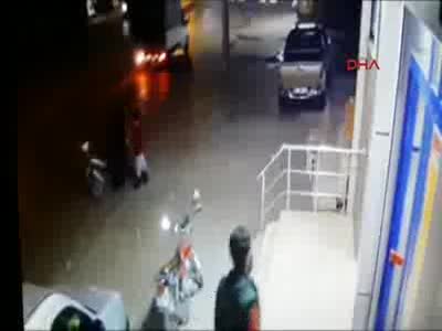 Mersin'de markete bombalı saldırı