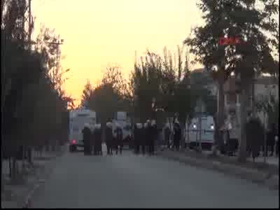 Ceyhan'da izinsiz yürüyüşe polis müdahale etti
