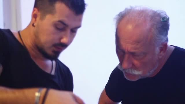 Ünlüler 'şiddet' için kamera karşısında