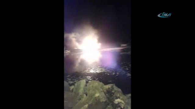 Patlayan tekne alev topuna döndü