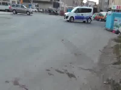 Tartıştığı eski kız arkadaşını bıçaklayıp kaçtı