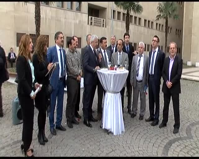 Bursalı öğretmenler, Öğretmenler Gününü adliyede kutladı