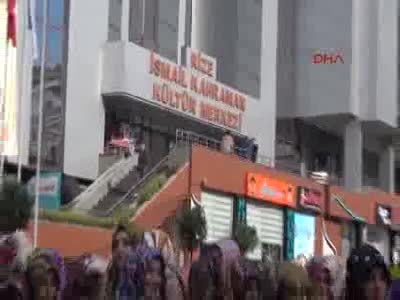 İlahiyat fakültesi öğrencilerinin eyleminde gerginlik
