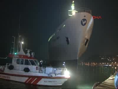 İstanbul'da kuru yük gemisi karaya oturdu
