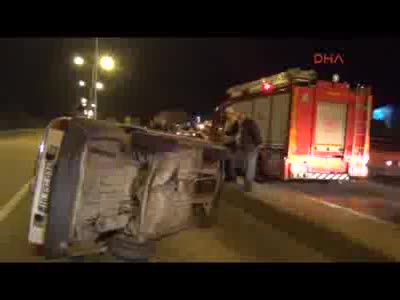 Bursa'da TIR ile çarpışan otomobil su kanalına düştü