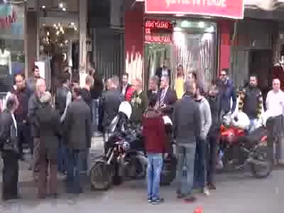 Genç kız tecavüze kalkışan iş arkadaşını bıçaklayarak öldürdü