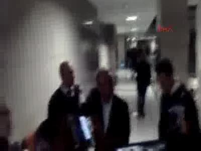 Dündar ve Gül kararı beklerken gazetecilerle konuştu