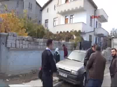 Boşanmak isteyen karısını öldürdü
