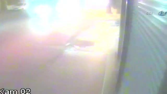 Önce kameraya sonra polise yakalandı